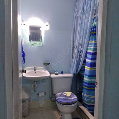 RENTA 2 habitaciones con entrada independiente con Qba Hostin 360 en HOLGUIN. - 5/10