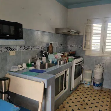 Amplio biplanta en altos en Marianao, con 4 habitaciones y 3 baños !!! - Img 107123872