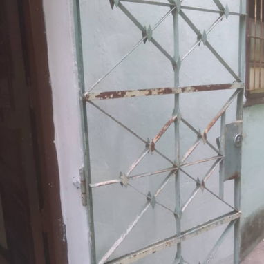 Ref # 77. En venta y con precio negociable apto en bajos de un cuarto en Playa!!! - 2/9