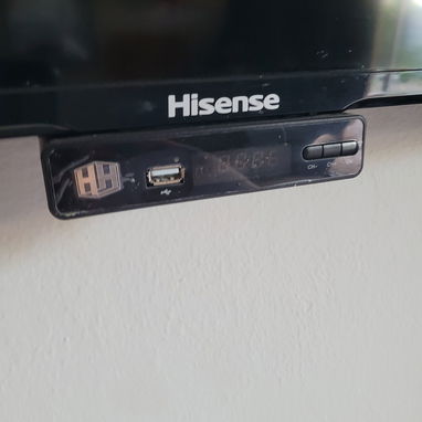 Se vende 📺 ¡Oferta imperdible! TV Hisense de 55 pulgadas (de uso, en buen estado) Incluye cajita digital + Fire Stick T - Img 121732285