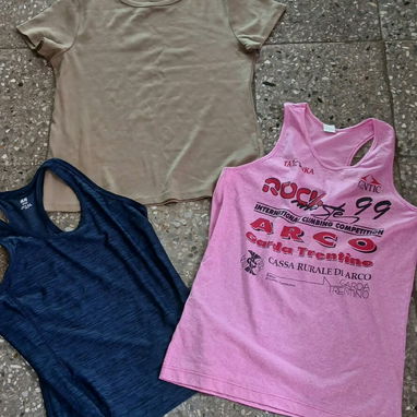 Blusas y Camisetas - 2/2