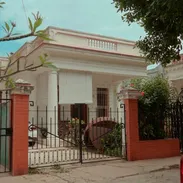 Hermosa Casa en el Vedado Próximo a las Avenidas 23 y Av Paseo - Img 55124494