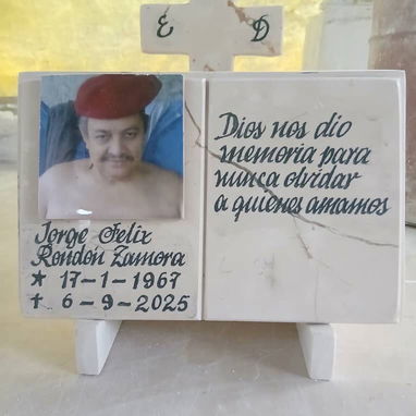 Lapida para su sere querido que no está con nosotros - 7/10