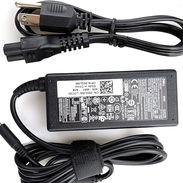 CARGADOR DE LAPTOP DEL PLUG FINO NUEVO DE PAQUETE - Img 56872668