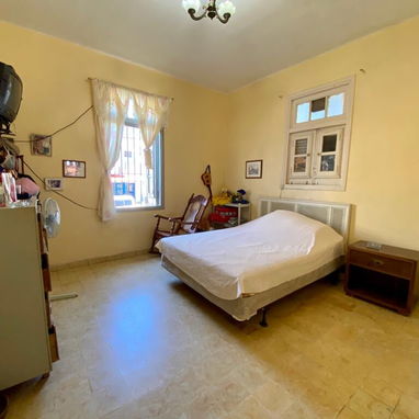 Playa apt 2 ctos y medio 2 baños balcón calle 1er piso - Img 102531691