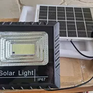 🔆 Lámpara Solar 200W + Panel Solar 25W. Batería: LiFePO4  de  3,2 V/5 Ah. IP67 - Img 53992850