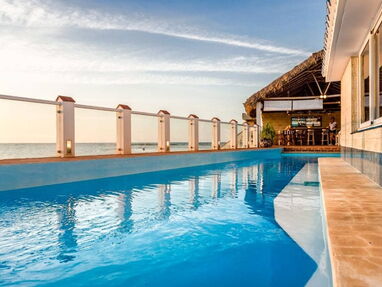 MIRA esta belleza! Lujosa casa de renta con vista al mar! piscina+jacuzzi+ranchón - Img 61546045