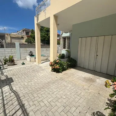 CASA MODERNA EN VENTA | EN PLAZA  📍 Plaza de la Revolución | La Habana – La Pera - 3/10