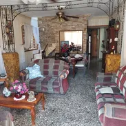 🏡*100_El palacio en SAN MIGUEL EN PAULA [ Siboney ] Se venden 3 casas juntas ‼️‼️‼️ dos abajo,puertas de calle,una al l - Img 55549934