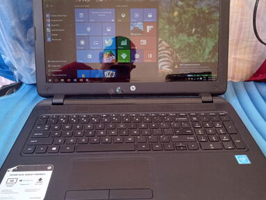 Laptop HP 15.6" Intel N3550 5ta generaciòn  4gb de ram 500gb de disco batería hasta 4h. - Img main-image