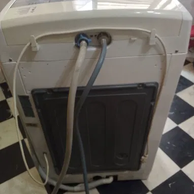 Vendo lavadora automática Frigidaire 11kg de uso - Img 120702610