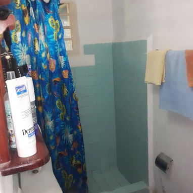 Apto de dos cuarto en tercer piso en Abel santamaria - Img 125228173