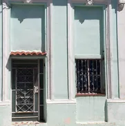 SE VENDE CASA de 1 habitación (Casa puerta de calle puntal alto, techo placa libre, teléfono fijo, gas de la calle, etc) - Img 50861731