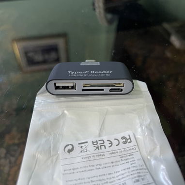 Adaptador tipo C con salida de varios lectores de tarjeta para su móvil y un puerto usb - Img 67430987