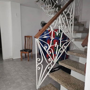 *# 173 CENTRO HABANA* *Casa de dos niveles en venta – Zanja (referencia: cerca de policía)* 📐 *Distribución* : *P - Img 125681366