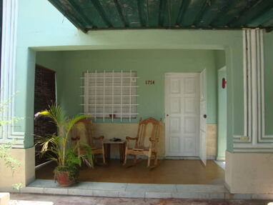 ⭐Renta casa de 2 habitaciones,2 baños,sala,cocina, refrigerador,en Playa - Img main-image