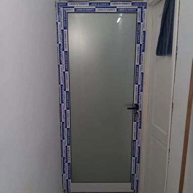 **¡TRANSFORMA TU HOGAR CON NUESTRO SERVICIO DE MARQUETERÍA DE ALUMINIO Y CRISTALES!** 🛠️ **Ofrecemos:** - Todo tipo de - Img 118994420