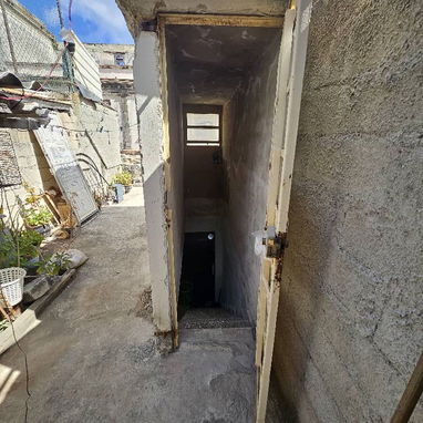 ✔️*Se vende 🏡 puerta de calle en Centro Habana* ✔️*En la planta baja sala,comedor y cocina,un baño de servicios ✅️* ✔️* - Img 118436161