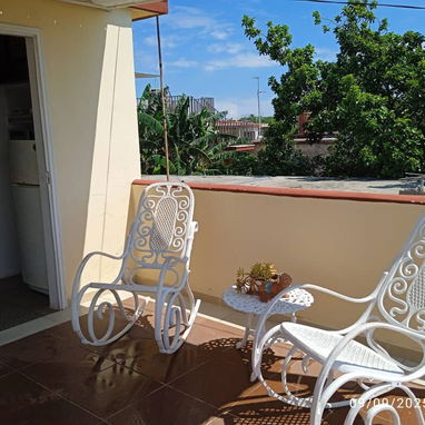 Cod.Z 鈥嬸煆栵笍 隆OFERTA! Habitaci贸n C茅ntrica en Varadero con Terraza y Wi-Fi por solo $35 d贸lares/la Noche - Img 104835849