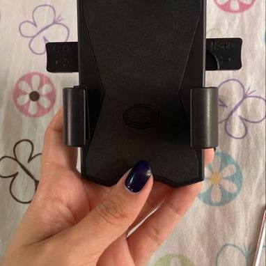 Porta Celular en Venta Regulable Precio 15 usd VEDADO - 3/4