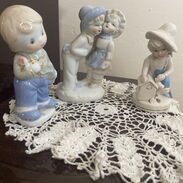 vendo tres piezas de niños de porcelana antigua - Img 45576159