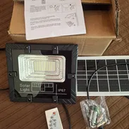 🔆 Lámpara Solar 100W + Panel Solar 3W. Batería: LiFePO4  de  3,2 V/1800mAh. IP67 - Img 54438294
