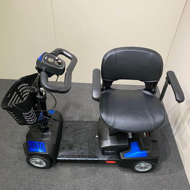 Vendo una  SILLA de RUEDAS ELECTRICA tipo scooter - 2/6