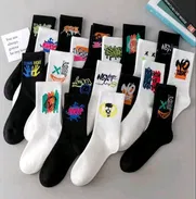Medias negras, blancas y con estampados - Img 49809546