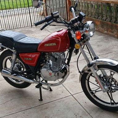 Moto Jincheng JC 125CC 4 tiempos roja, con chapa, poco tiempo de uso - Img 125885442