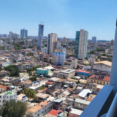 Renta de apartamento de lujo con piscina en el Vedado - 4/10