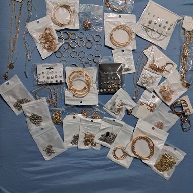 Pulsos, Cadenas, Anillos y Aretes - 2/2