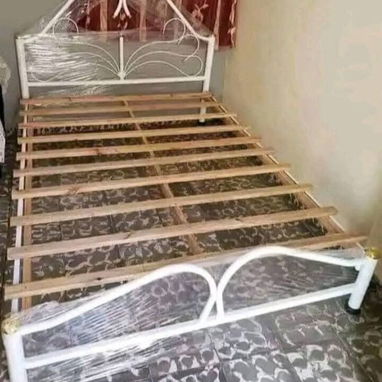 Se vende muebles ,camas ,colchones - Img 103972683