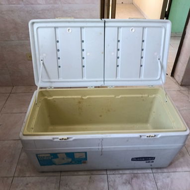 Nevera de playa o para negocio grande marca Rubermeid - Img 126094352