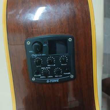 Guitarra electroacústica Yamaha - 2/3