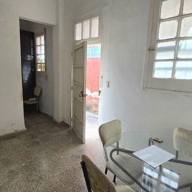 Apto. seminterior de 1/4, en planta baja, Vedado (Fanguito) (V-116) - Img 126023045