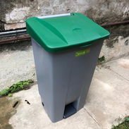 CONTENEDOR CESTO TANQUE DE BASURA CON PEDAL Y RUEDAS 120litros - Img 45846396
