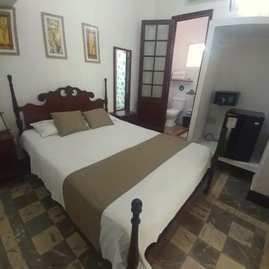Alquiler de casa con piscina en Miramar, Playa. Renta de casa con piscina en Playa para grupos grandes - 2/9