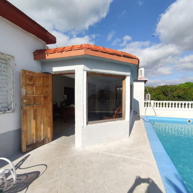 Renta casa con piscina grande a 7 cuadras playa de Guanabo  😎 4 habitaciones climatizadas,  +53 52463651 x WhatsApp, R - Img 109268430
