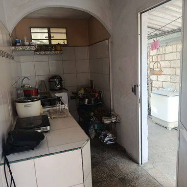 Se vende casa con inmenso potencial en el Reparto Bahía - 7/9
