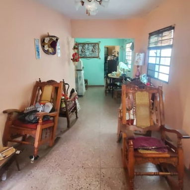 Se venden propiedad conjunta de 3 apartamentos independientes, con patio techado que incluye un árbol de aguacate.. - 2/10