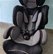 Vendo asiento de auto para niño hasta 36kg - Img 45904701