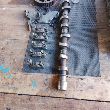 Tapa de block Toyota 2C con su árbol de levas - 2/2