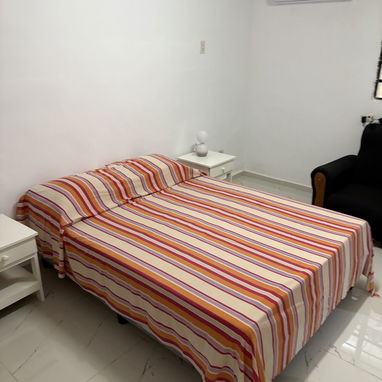 Se venden dos apartamentos, en el Vedado - 5/10
