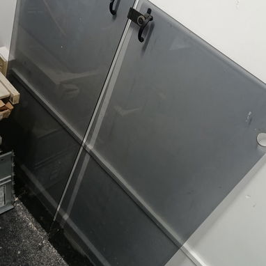 VENDO ESOS DOS PAÑOS DE CRISTAL ( NO ANTICHOQUE ) - Img 123069349