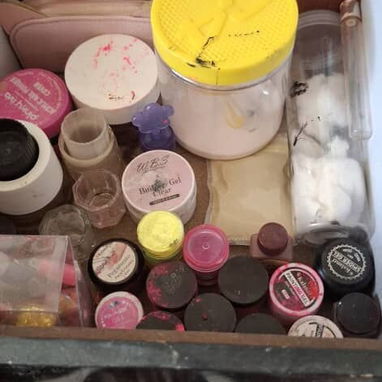 Vendo Negocio de Uñas con todo es llegar y trabajar .materiales y todo tipo de accesorios. - 3/10