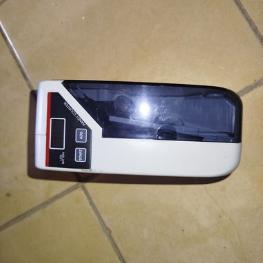 Maquina portátil para Contar dinero - 2/3