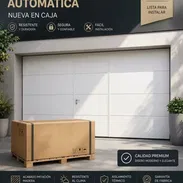Puerta de Garaje Automática Blanca, gris y color madera con Paso Peatonal - Img 58201165