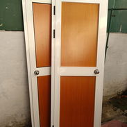 Puerta de aluminio con melamina Medidas 0,85*2,00 interesados al privado ,contactar al número 59428228 140 usd por cada - Img 58052785