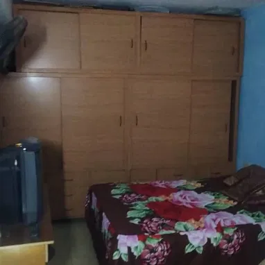 Se vende casa independiente en Marianao( agua 24hrs, gas, garaje, placa libre) - Img 121126660