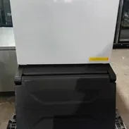 Maquina de hielo de 160 kg de hielo diarios, solamente 3 semanas de uso como se ve en la foto como nuevo ‼️ - Img 56412677